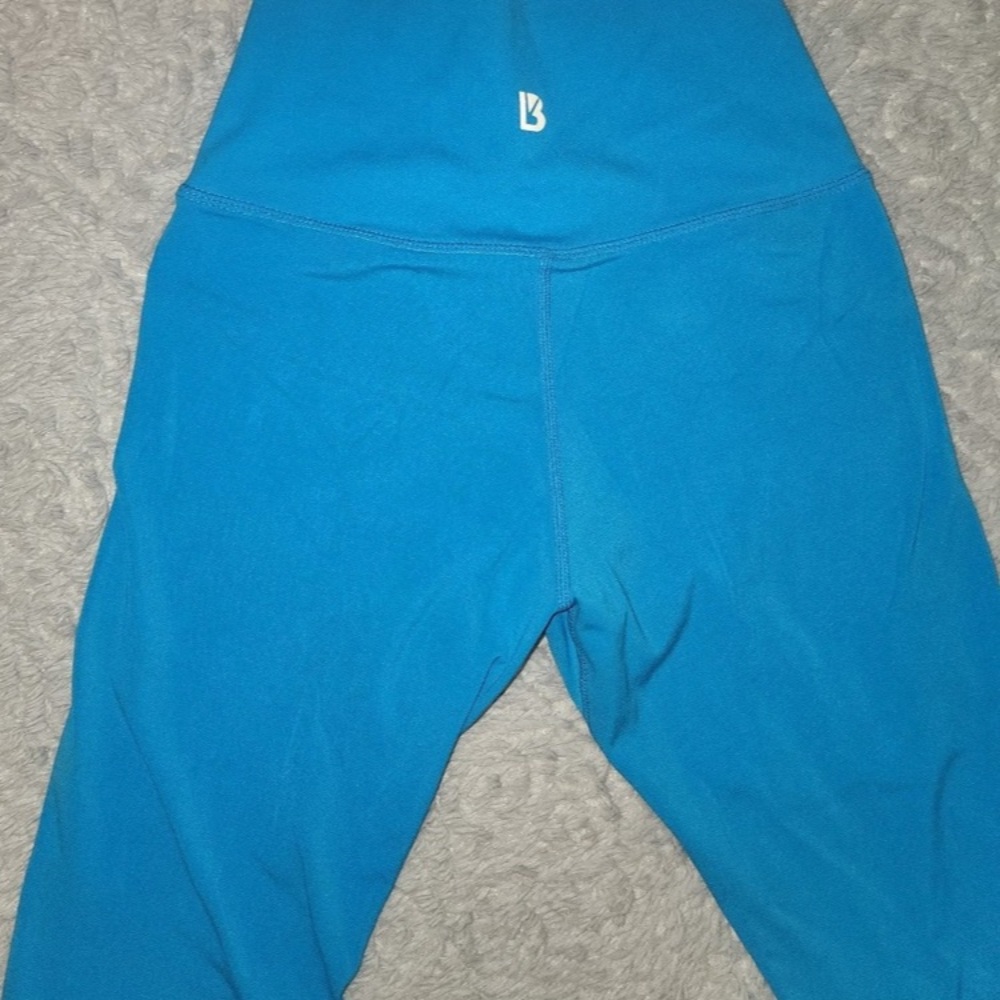 BuffBunny Capris Leggings